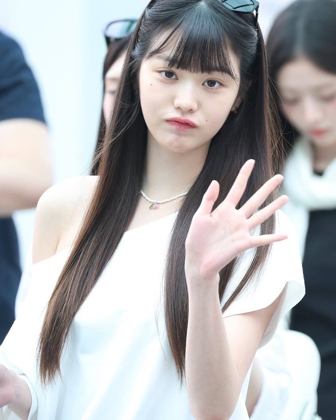 Công chúa Kpop không trang điểm ra đường, netizen Trung lập tức chê bai- Ảnh 7. Công chúa Kpop không trang điểm ra đường, netizen tải app hi88 lập tức chê bai- Ảnh 7.