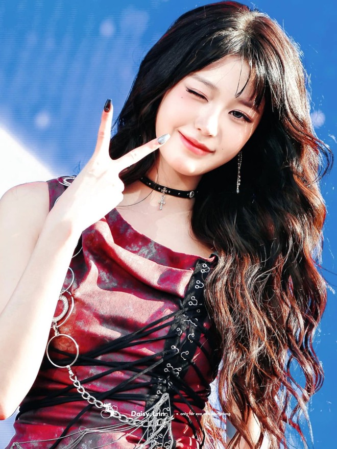 Công chúa Kpop không trang điểm ra đường, netizen Trung lập tức chê bai- Ảnh 14. Công chúa Kpop không trang điểm ra đường, netizen tải app hi88 lập tức chê bai- Ảnh 14.