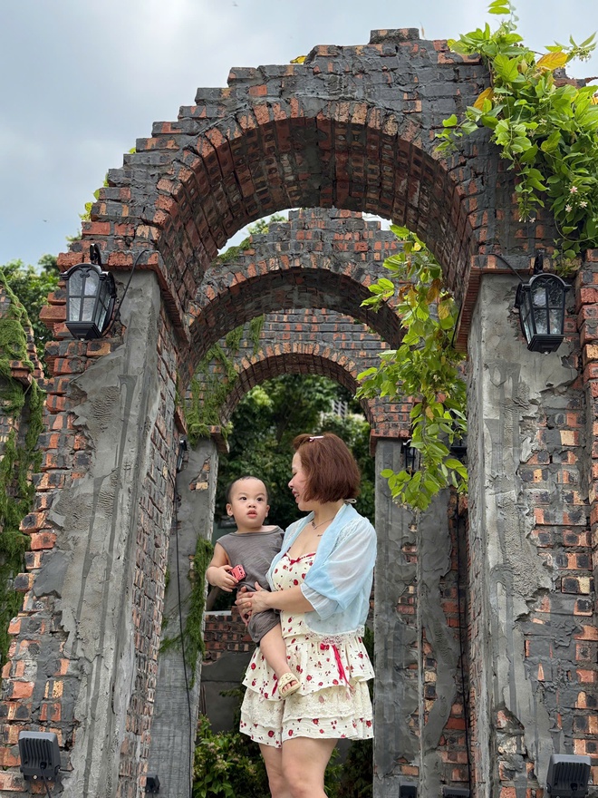 Check quán cafe "vibe" rừng nhiệt đới, rộng như khu sinh thái giữa Hải Phòng: Con chơi cả ngày không chán, mẹ "hết hơi" nhưng có đầy ảnh chill- Ảnh 19.