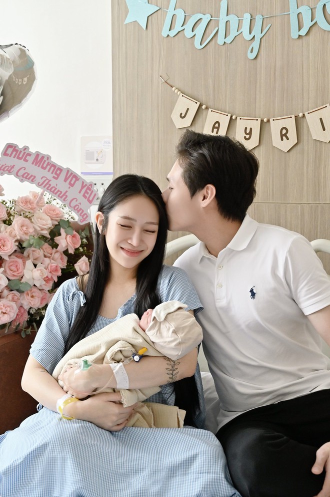 Quý tử mới sinh nhà 
