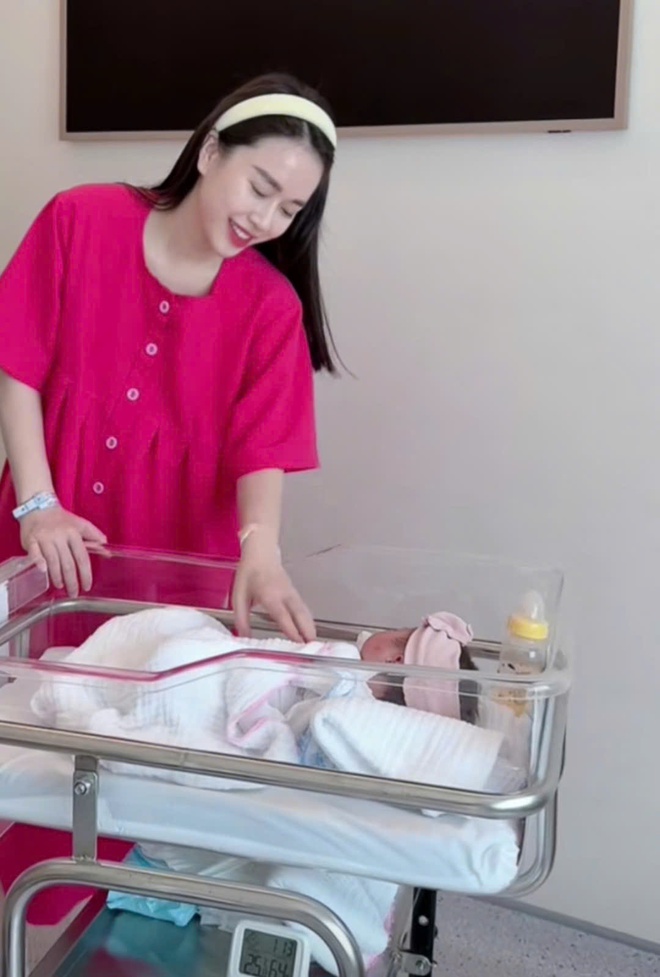 Chi cả trăm triệu chỉ để làm bộ rèm nhưng "phú bà" Ngô Mai Phương vẫn dùng bình sữa 50k cho bé Lipu: Có lý do cả đấy!- Ảnh 3.