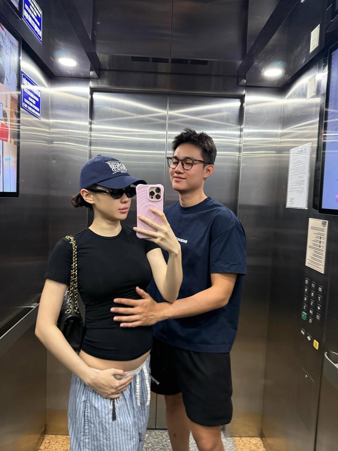 Gái xinh hơn 1,3 triệu người theo dõi gây tranh cãi với style khoe bụng bầu triệt để- Ảnh 12. Gái xinh hơn 1,3 triệu người theo dõi gây tranh cãi với style bong da truc tiep xoi lac bụng bầu triệt để- Ảnh 12.