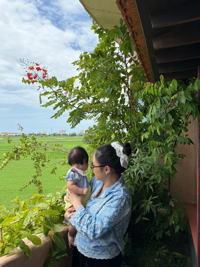 Cháu ngoại của xem bong da truc tiep nhanh nhat được mẹ Thiện Thanh cho "xê dịch" khắp nơi nơi dù mới 6 tháng tuổi- Ảnh 2.