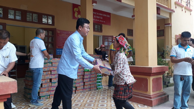 Lên xã vùng cao đặc biệt khó khăn Trạm Tấu, tặng 100 thùng sữa Hanoimilk- Ảnh 2. Lên xã vùng cao đặc biệt khó khăn Trạm Tấu, tặng 100 thùng sữa Hanoimilk- Ảnh 2.