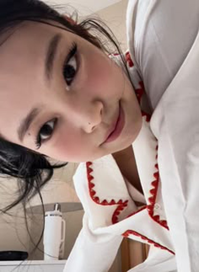 Món đồ Jennie chạm vào là Món đồ Jennie chạm vào là