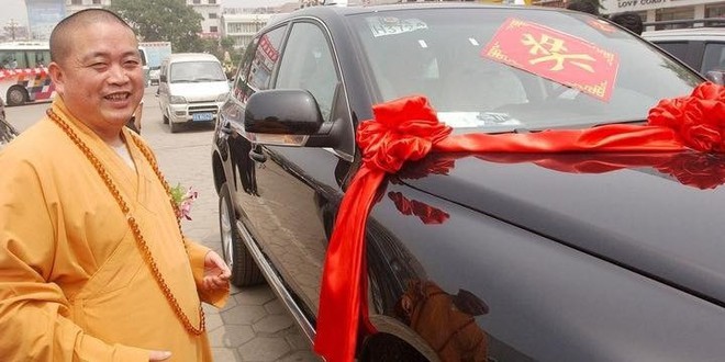 Trụ tr&igrave; Thiếu L&acirc;m Tự bị điều tra: MC gi&agrave;u nhất Cbiz lộ ảnh phản cảm, 1 mỹ nh&acirc;n d&iacute;nh biến bị x&oacute;a sạch phim- Ảnh 7.