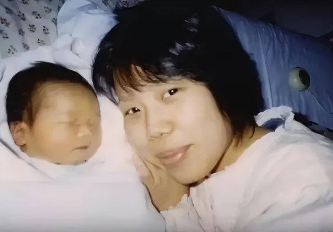 Mẹ ung thư &eacute;p con g&aacute;i 4 tuổi học nấu ăn, 17 năm sau, cuộc sống của c&ocirc; b&eacute; giờ ra sao?- Ảnh 2.