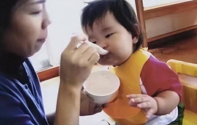 Mẹ ung thư &eacute;p con g&aacute;i 4 tuổi học nấu ăn, 17 năm sau, cuộc sống của c&ocirc; b&eacute; giờ ra sao?- Ảnh 4.