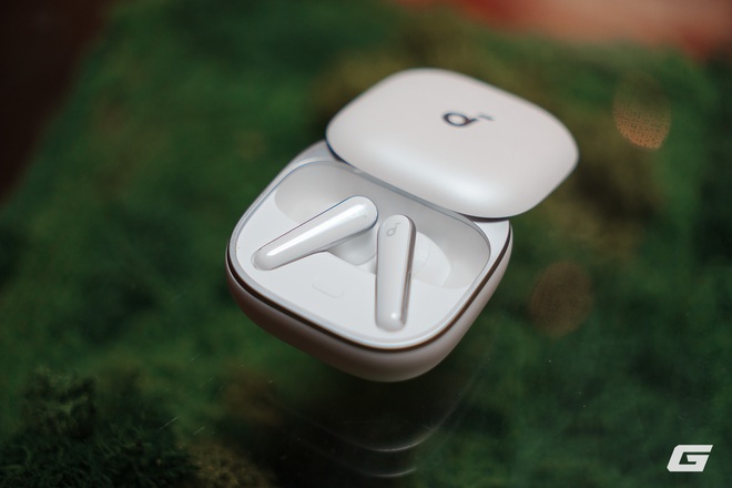Trải nghiệm Anker Soundcore Liberty 5: Thiết kế nhỏ gọn, chống ồn rất ngon, chất âm và tính năng vượt giá tiền- Ảnh 2. Trải nghiệm Anker Soundcore Liberty 5: Thiết kế nhỏ gọn, chống ồn rất ngon, chất âm và tính năng vượt giá tiền- Ảnh 2.