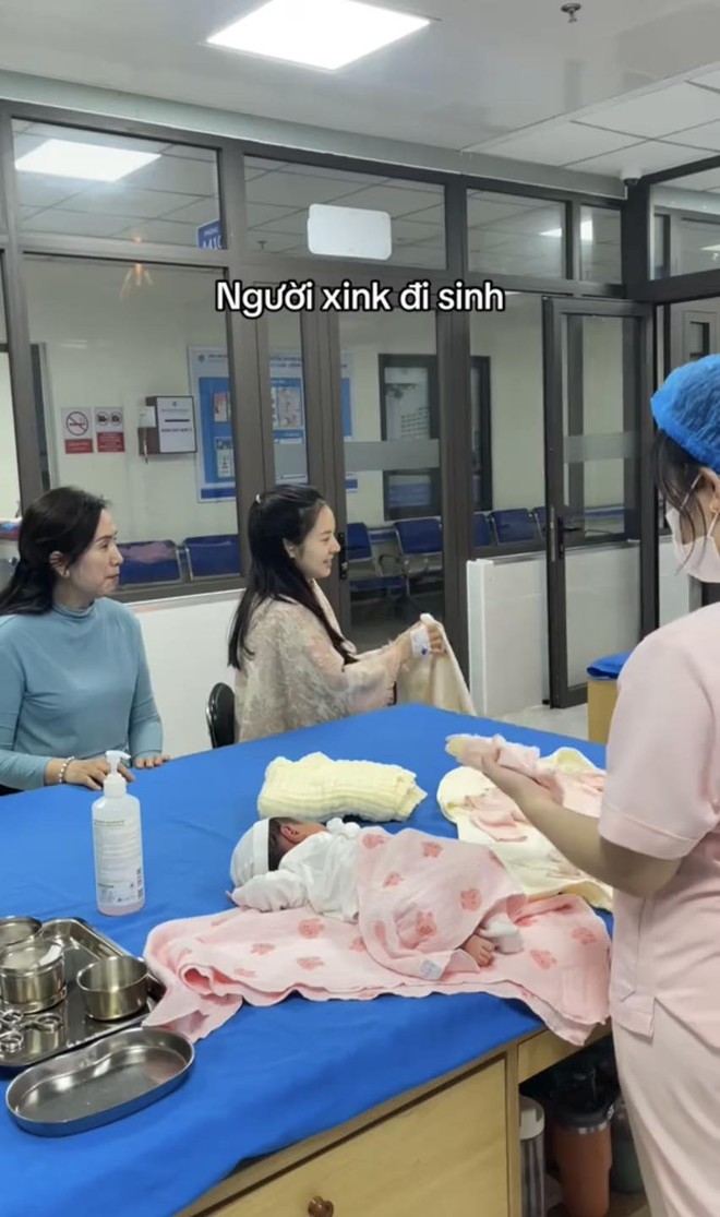 Sở hữu mặt mộc sau sinh đẹp như Sở hữu mặt mộc sau sinh đẹp như