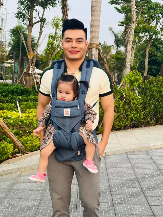 Huy Trần - bố bỉm thích mua đủ thứ đồ lỉnh kỉnh cho con gái, nhưng soi kỹ thì đều có lý do cả đấy!- Ảnh 6. Huy Trần - bố bỉm thích mua đủ thứ đồ lỉnh kỉnh cho con gái, nhưng soi kỹ thì đều có lý do cả đấy!- Ảnh 6.