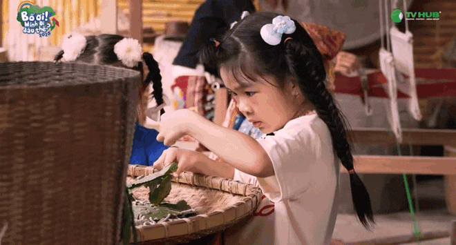Bố ơi, mình đi đâu thế? tập 13: Con trai Duy Hưng vượt qua sợ hãi, con gái Trung Ruồi đòi 'treo bố lên gốc cây'- Ảnh 6. Bố ơi, mình đi đâu thế? tập 13: Con trai Duy Hưng vượt qua sợ hãi, con gái Trung Ruồi đòi 'treo bố lên gốc cây'- Ảnh 6.