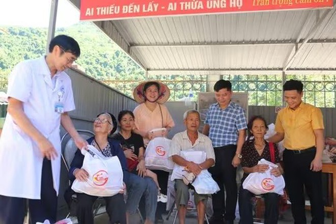 Bão tan, nghĩa tình còn ở lại: Hành trình của đoàn y bác sĩ Tp.Hồ Chí Minh- Ảnh 6. Bão tan, nghĩa tình còn ở lại: Hành trình của đoàn y bác sĩ Tp.Hồ Chí Minh- Ảnh 6.