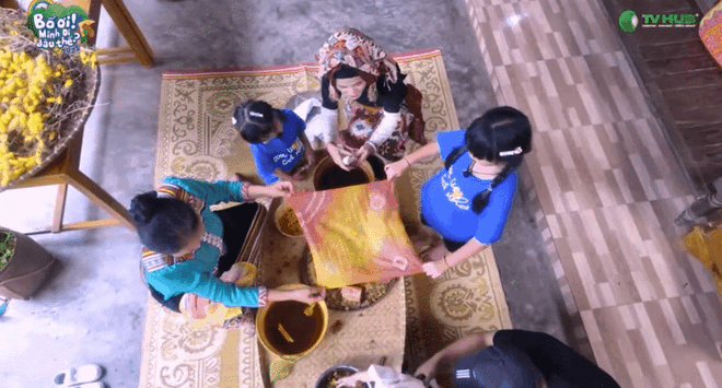 Bố ơi, mình đi đâu thế? tập 13: Con trai Duy Hưng vượt qua sợ hãi, con gái Trung Ruồi đòi 'treo bố lên gốc cây'- Ảnh 16. Bố ơi, mình đi đâu thế? tập 13: Con trai Duy Hưng vượt qua sợ hãi, con gái Trung Ruồi đòi 'treo bố lên gốc cây'- Ảnh 16.
