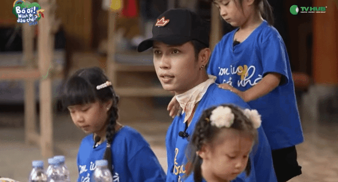 Bố ơi, mình đi đâu thế? tập 13: Con trai Duy Hưng vượt qua sợ hãi, con gái Trung Ruồi đòi 'treo bố lên gốc cây'- Ảnh 17. Bố ơi, mình đi đâu thế? tập 13: Con trai Duy Hưng vượt qua sợ hãi, con gái Trung Ruồi đòi 'treo bố lên gốc cây'- Ảnh 17.
