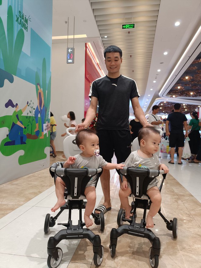 Review xe đẩy gấp gọn nhà Tobé của mẹ bỉm có 2 bạn nhỏ sinh đôi: Tính ứng dụng cao, dùng được từ trong nhà ra đến ngoài đường- Ảnh 12.