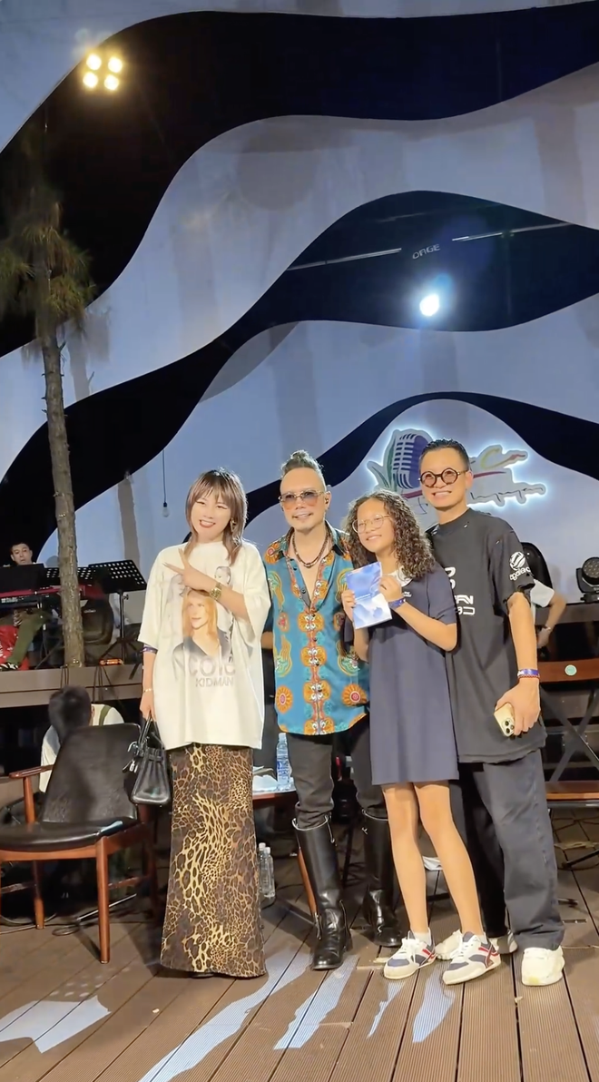 Nữ đại gia bỏ tiền tỷ đi xem show của “huyền thoại” Jimmii Nguyễn ở rừng thông được ví như “Đà Lạt thu nhỏ” của tỉnh Phú Thọ- Ảnh 8.