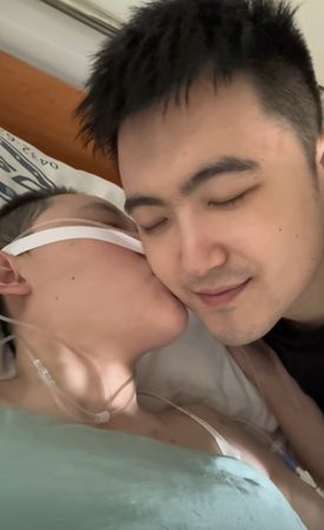 Blogger 1,2 triệu fan qua đời sau gần 1 năm mắc ung thư: Chồng đau đớn kể về giây phút cuối- Ảnh 1. Blogger 1,2 triệu fan qua đời sau gần 1 năm mắc ung thư: Chồng đau đớn kể về giây phút cuối- Ảnh 1.