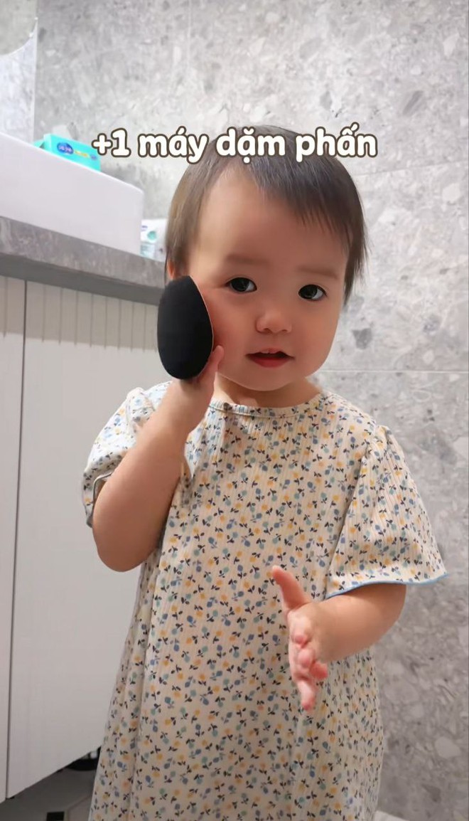 Nami - cô công chúa Gen Alpha chính hiệu: Mẹ Lucie đi vắng là mở ngay vlog làm đẹp, sương sương mà gần 5 triệu lượt xem!- Ảnh 6. Nami - cô công chúa Gen Alpha chính hiệu: Mẹ Lucie đi vắng là mở ngay vlog làm đẹp, sương sương mà gần 5 triệu lượt xem!- Ảnh 6.