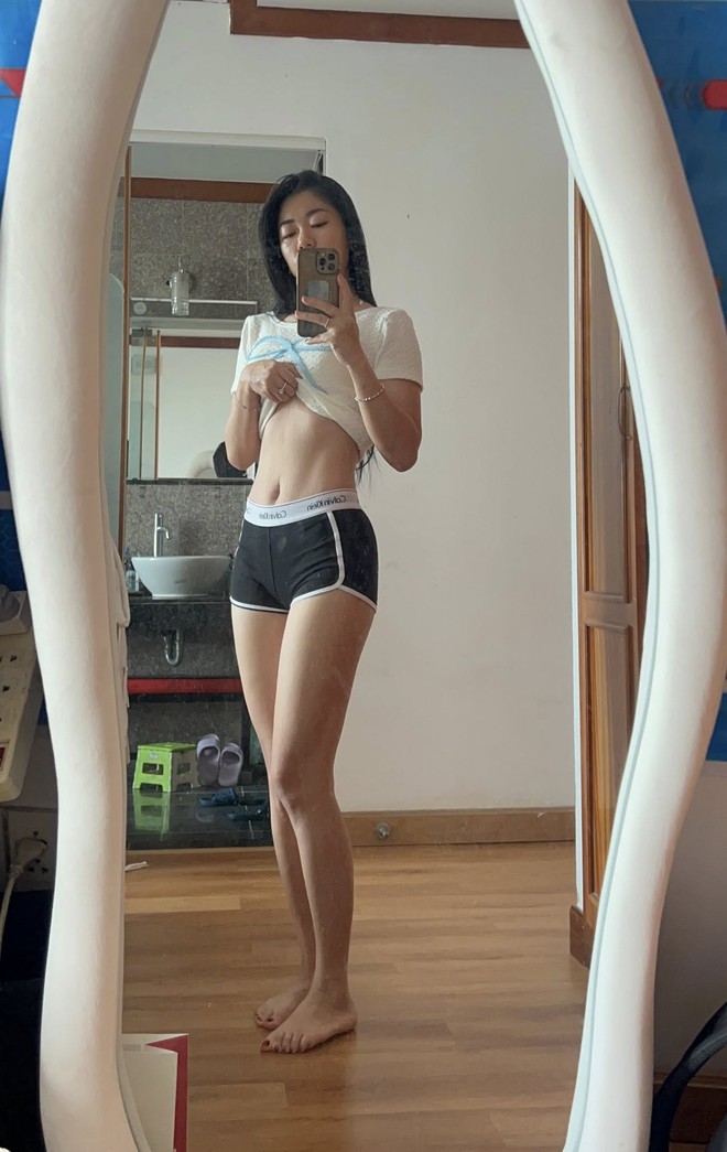 Helen Nguyễn - Hot mom 4 con vừa đồng hành cùng Ngô Thanh Vân trong những ngày đầu của hành trình nuôi con bằng sữa mẹ là ai?- Ảnh 2.