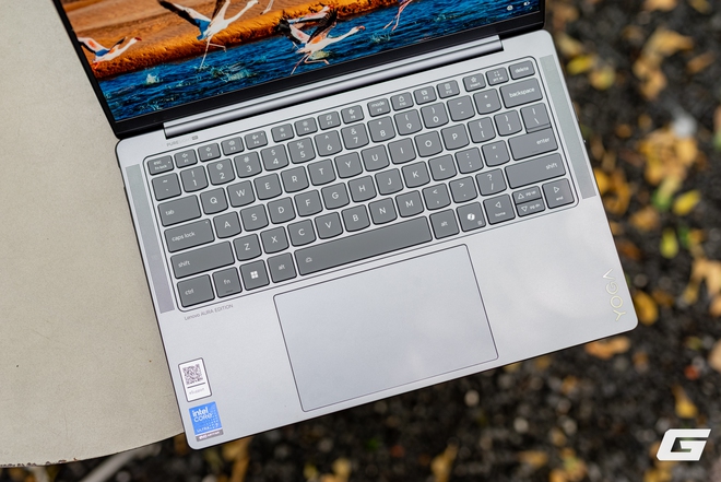 Trải nghiệm nhanh Lenovo Yoga Slim 7i Aura Edition Gen 10: Laptop hợp tác chiến lược với Intel có gì khác biệt?- Ảnh 13.
