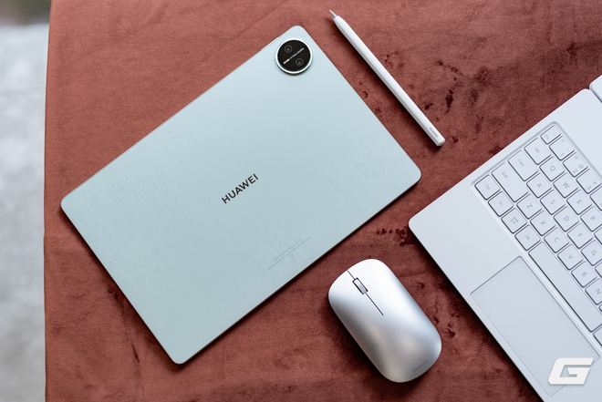 HUAWEI ra mắt MatePad Pro 12.2 inch (2025): Mỏng nhẹ, màn hình đẹp, tự tin hiệu suất như PC, giá gần 24 triệu đồng- Ảnh 7. HUAWEI ra mắt MatePad Pro 12.2 inch (2025): Mỏng nhẹ, màn hình đẹp, tự tin hiệu suất như PC, giá gần 24 triệu đồng- Ảnh 7.