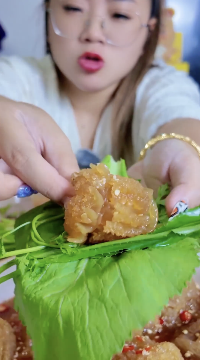 Bỏ ra 8 triệu chỉ để ăn vài miếng sứa đầu đạn đang hot: Vừa đắt mà lại chả có vị gì đặc biệt!- Ảnh 4.