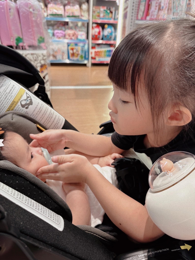 Winnie và Hannie: 2 ái nữ nhà tài phiệt xinh xắn, đáng yêu đến cỡ nào?- Ảnh 18. Winnie và Hannie: 2 ái nữ nhà tài phiệt xinh xắn, đáng yêu đến cỡ nào?- Ảnh 18.