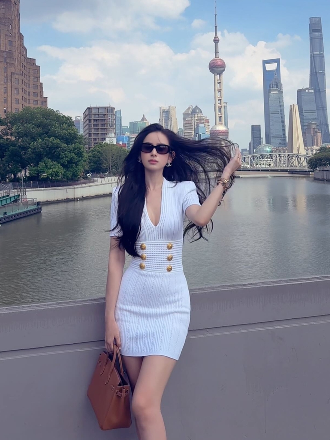Hương Liên đã làm gì mà vừa lấy chồng hào môn đã bị chỉ trích khắp MXH?- Ảnh 2. Hương Liên đã làm gì mà vừa lấy chồng hào môn đã bị chỉ trích khắp MXH?- Ảnh 2.
