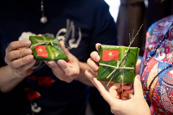 Chính thức ra mắt đoàn tàu 2 tầng "Hà Nội 5 cửa ô": Lần đầu tiên hành khách có thể vừa đi tàu vừa nghe hát xẩm!- Ảnh 15. Chính thức ra mắt đoàn tàu 2 tầng "Hà Nội 5 cửa ô": Lần đầu tiên hành khách có thể vừa đi tàu vừa nghe hát xẩm!- Ảnh 15.