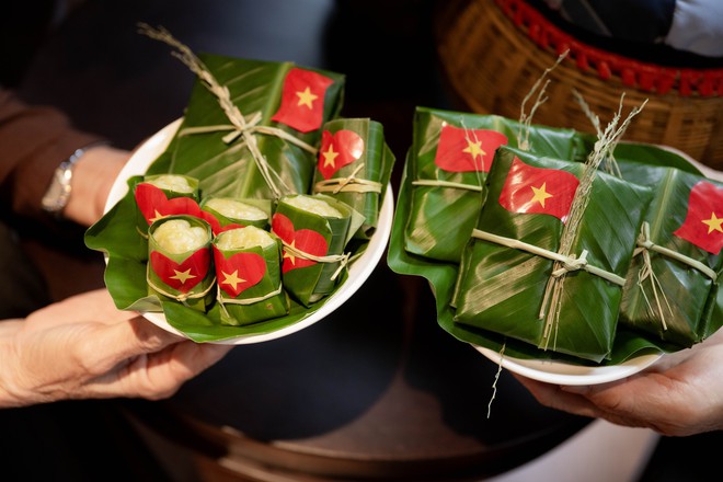 Chính thức ra mắt đoàn tàu 2 tầng "Hà Nội 5 cửa ô": Lần đầu tiên hành khách có thể vừa đi tàu vừa nghe hát xẩm!- Ảnh 16. Chính thức ra mắt đoàn tàu 2 tầng "Hà Nội 5 cửa ô": Lần đầu tiên hành khách có thể vừa đi tàu vừa nghe hát xẩm!- Ảnh 16.
