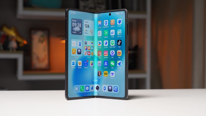 Honor Magic V5 lập kỷ lục Guinness: Bản lề siêu bền nâng được cả một chiếc tủ lạnh- Ảnh 3. Honor Magic V5 lập kỷ lục Guinness: Bản lề siêu bền nâng được cả một chiếc tủ lạnh- Ảnh 3.