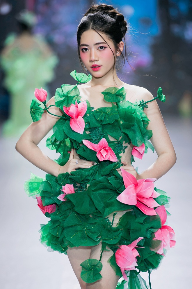 Người mẫu Mina Lê nhận được nhiều lời khen khi trình diễn thời trang- Ảnh 1. Người mẫu Mina Lê nhận được nhiều lời khen khi trình diễn thời trang- Ảnh 1.