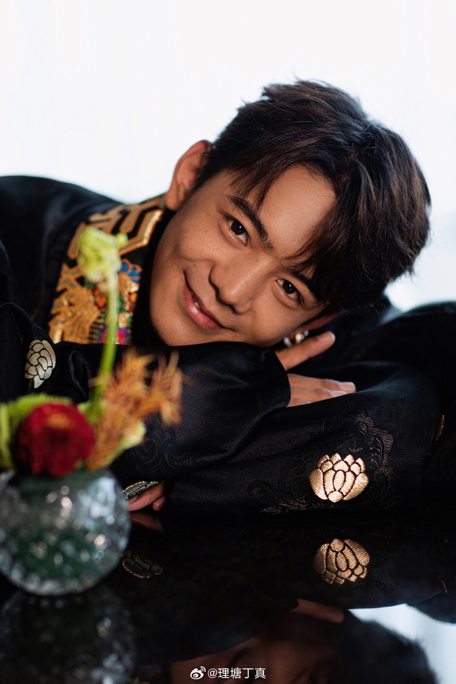Ch&agrave;ng trai chăn b&ograve; bỗng nổi tiếng to&agrave;n quốc, v&agrave;o showbiz đ&oacute;ng phim v&igrave; qu&aacute; đẹp trai giờ ra sao?- Ảnh 10.