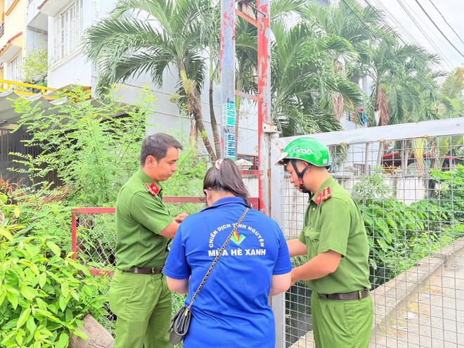 Thanh niên thành phố Hồ Chí Minh đồng loạt ra quân Ngày Chủ nhật xanh lần thứ 160 - năm 2025- Ảnh 4. Thanh niên thành phố Hồ Chí Minh đồng loạt ra quân Ngày Chủ nhật xanh lần thứ 160 - năm 2025- Ảnh 4.