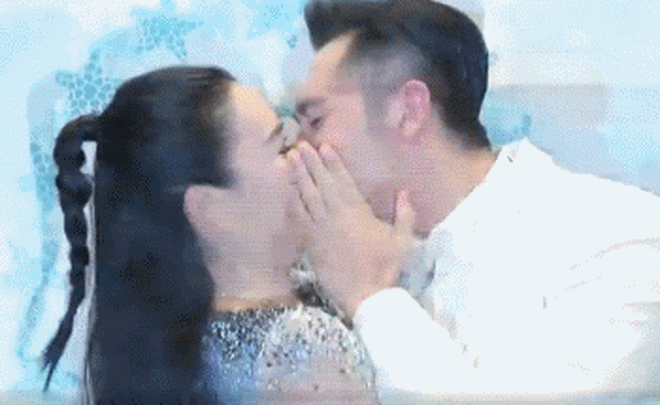 Mỹ nữ gốc Việt đẹp nhất châu Á từng có 2 đời chồng: Chi đậm làm 3 đám cưới rước "hồng hài nhi" kém 12 tuổi về dinh- Ảnh 14. Mỹ nữ gốc Việt đẹp nhất châu Á từng có 2 đời chồng: Chi đậm làm 3 đám cưới rước "hồng hài nhi" kém 12 tuổi về dinh- Ảnh 14.