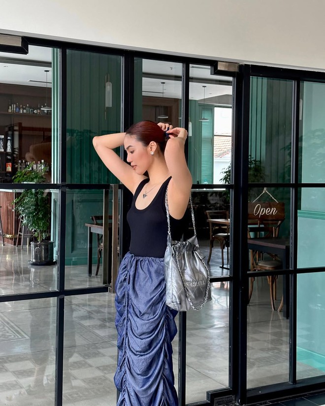 Nàng dâu của gia tộc giàu có bậc nhất Việt Nam dùng đồ hiệu ở một đẳng cấp khác- Ảnh 27. Nàng dâu của gia tộc giàu có bậc nhất Việt Nam dùng đồ hiệu ở một đẳng cấp khác- Ảnh 27.