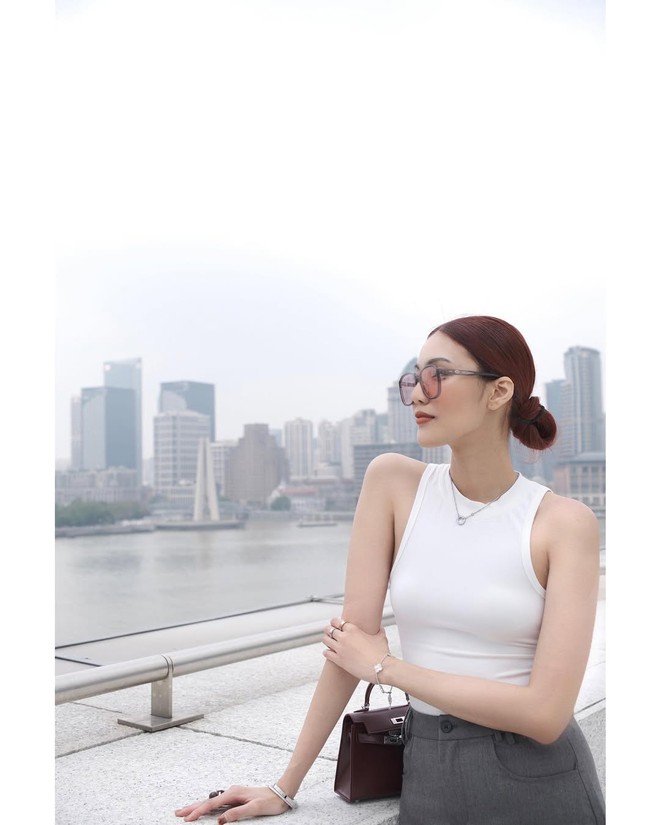Nàng dâu của gia tộc giàu có bậc nhất Việt Nam dùng đồ hiệu ở một đẳng cấp khác- Ảnh 17. Nàng dâu của gia tộc giàu có bậc nhất Việt Nam dùng đồ hiệu ở một đẳng cấp khác- Ảnh 17.