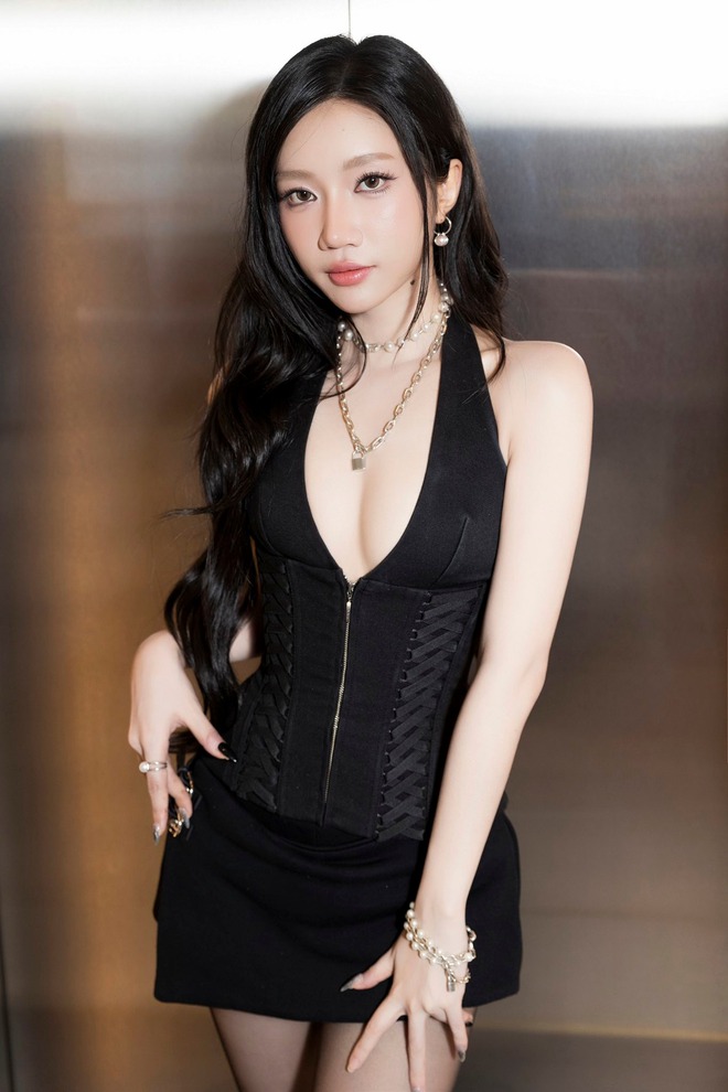 "Em Xinh" Orange công khai yêu "hồng hài nhi" kém 4 tuổi?- Ảnh 12.