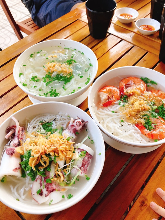 Chuyến xê dịch từ Hà Nội đến Tuy Hòa bằng tàu hỏa của 2 em bé: Đầy trải nghiệm mới mẻ, xinh xẻo và đáng nhớ- Ảnh 9.