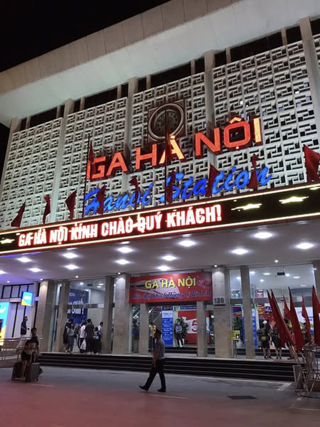 Chuyến xê dịch từ Hà Nội đến Tuy Hòa bằng tàu hỏa của 2 em bé: Đầy trải nghiệm mới mẻ, xinh xẻo và đáng nhớ- Ảnh 1.