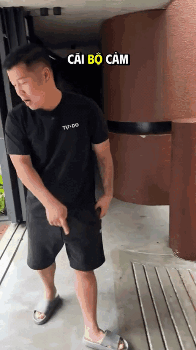 Viral nhất TikTok: Ngôi nhà "bất khả xâm phạm" giữa biển nước Hà Nội nhờ cửa chống ngập 200 triệu, chủ nhà là ông trùm chuỗi Nhậu Tự Do cực hot!- Ảnh 3. Viral nhất TikTok: Ngôi nhà "bất khả xâm phạm" giữa biển nước Hà Nội nhờ cửa chống ngập 200 triệu, chủ nhà là ông trùm chuỗi Nhậu Tự Do cực hot!- Ảnh 3.