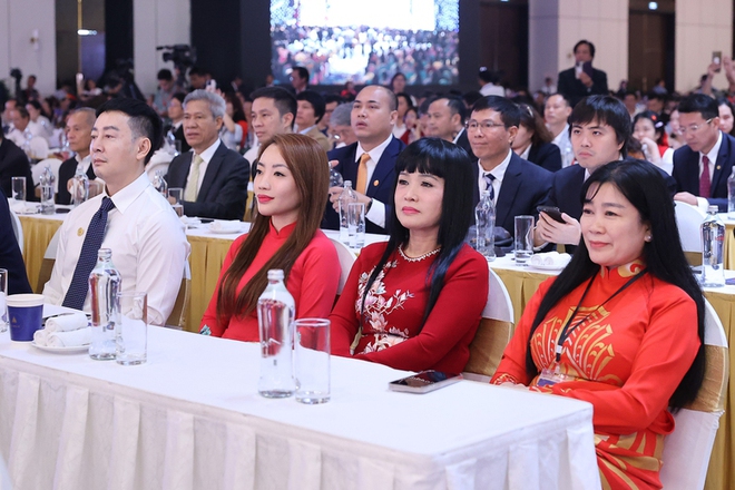 Thủ tướng: Triển lãm 80 năm tôn vinh lịch sử vẻ vang, lan tỏa lòng yêu nước, niềm tự hào, khát vọng vươn mình của dân tộc- Ảnh 5. Thủ tướng: Triển lãm 80 năm tôn vinh lịch sử vẻ vang, lan tỏa lòng yêu nước, niềm tự hào, khát vọng vươn mình của dân tộc- Ảnh 5.