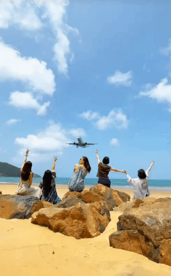 Điểm đến duy nhất ở Việt Nam có thể săn ảnh máy bong da truc tiep xoi lac hạ cánh sát mặt biển, lại được thưởng thức món hải sản 'độc nhất vô nhị' của đại dương- Ảnh 2.