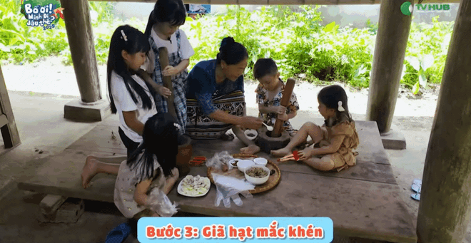 "Bố ơi mình đi đâu thế?" tập 12: Neko Lê đưa các con trở về tuổi thơ trong veo với vòng tay lá sắn- Ảnh 16. "Bố ơi mình đi đâu thế?" tập 12: Neko Lê đưa các con trở về tuổi thơ trong veo với vòng tay lá sắn- Ảnh 16.