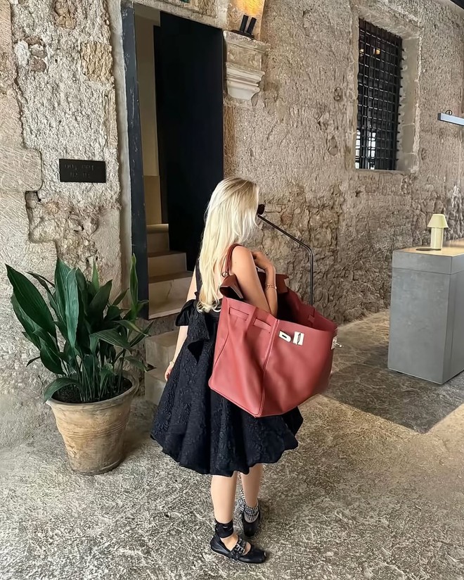 Quên túi nhỏ đi, XL Bags đã quay trở lại và chất gấp 1000 lần rồi!- Ảnh 26. Quên túi nhỏ đi, XL Bags đã quay trở lại và chất gấp 1000 lần rồi!- Ảnh 26.