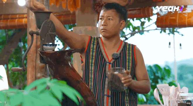 Đến Đăk Lăk cùng Gia đình Haha nâng niu phin lich bong da truc tiep từ chiếc khăn thêu huyền thoại, thưởng thức hương vị lich bong da truc tiep 'ba lần chín' độc đáo của người Ê-đê- Ảnh 3.