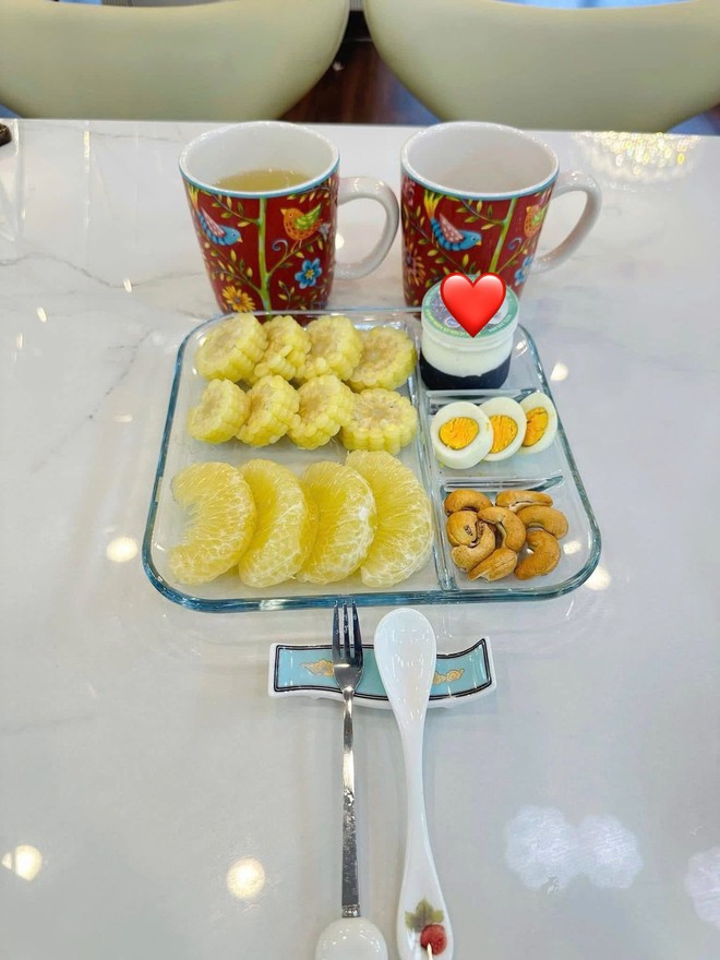 Trải qua 2 lần sinh con, 1 mẹ U50 ở Hà Nội vẫn nuột nà khó tin: Nhìn bữa sáng vừa sạch vừa khỏe, lại chỉn chu đẹp đẽ này liền hiểu vì sao- Ảnh 13.