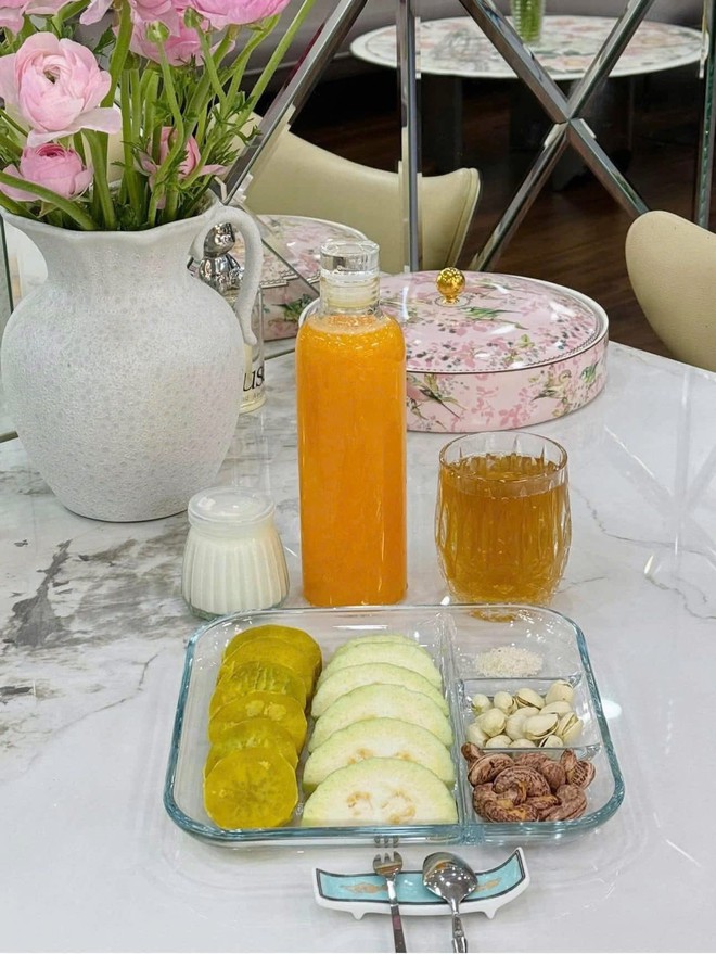 Trải qua 2 lần sinh con, 1 mẹ U50 ở Hà Nội vẫn nuột nà khó tin: Nhìn bữa sáng vừa sạch vừa khỏe, lại chỉn chu đẹp đẽ này liền hiểu vì sao- Ảnh 16.