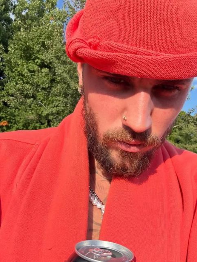 Justin Bieber làm sao nữa vậy: Ra đường mặc mỗi đồ lót, đến giày dép cũng chẳng xỏ!- Ảnh 5.